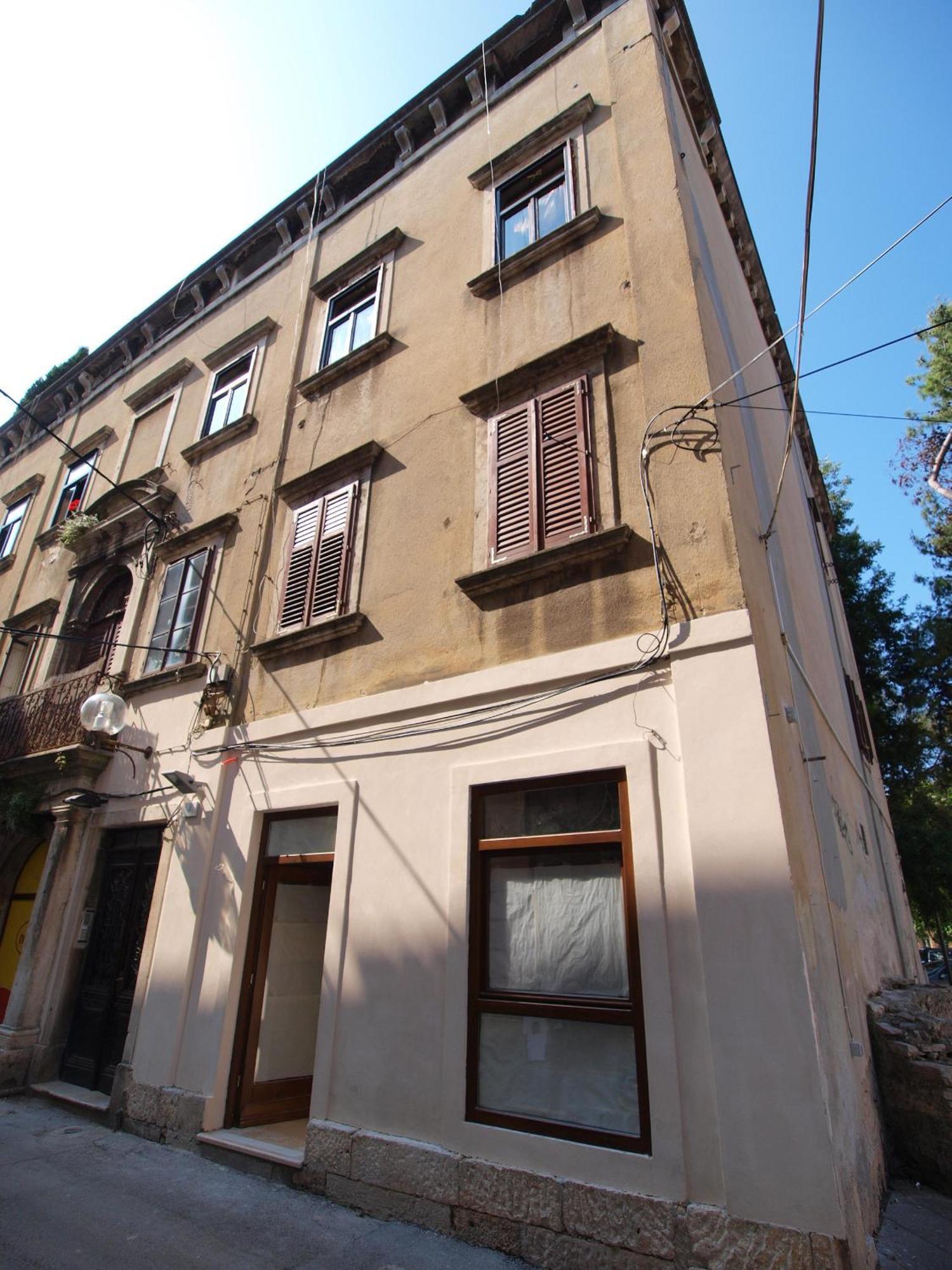 Studio On Main Pedestrian Street Apartment Pula Phòng bức ảnh